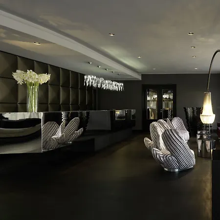 Roomers Frankfurt Central, Autograph Collection 5*