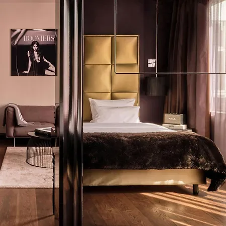 Roomers Frankfurt Central, Autograph Collection Hotel 5*