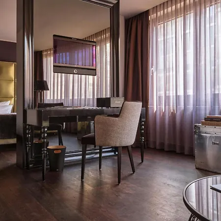 Roomers Frankfurt, Autograph Collection Hotell