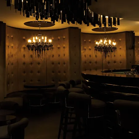 Roomers Frankfurt Central, Autograph Collection フランクフルト