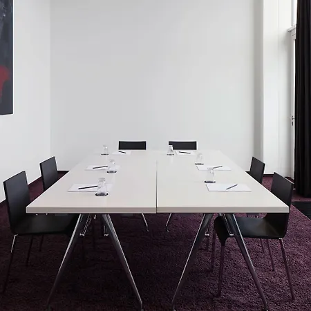 ホテル Roomers Frankfurt Central, Autograph Collection フランクフルト