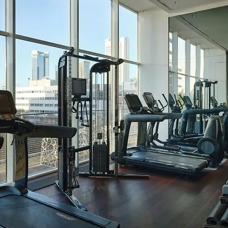 Roomers Frankfurt Central, Autograph Collection ホテル フランクフルト