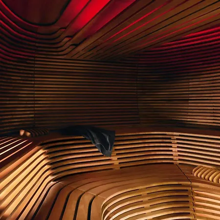 Roomers Frankfurt Central, Autograph Collection Hotel