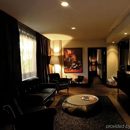 Roomers Frankfurt Central, Autograph Collection Hotel 5*