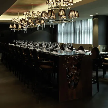 Roomers Frankfurt Central, Autograph Collection Hotel