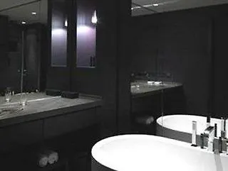 Roomers Frankfurt Central, Autograph Collection Hotel 5*