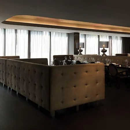 Hotel Roomers Frankfurt Central, Autograph Collection