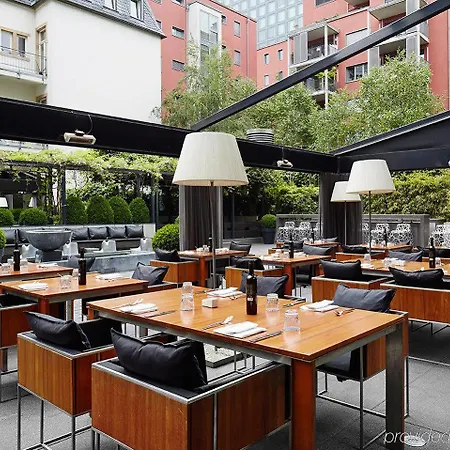 Hotel Roomers Frankfurt Central, Autograph Collection 5*