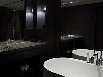 Roomers Frankfurt Central, Autograph Collection