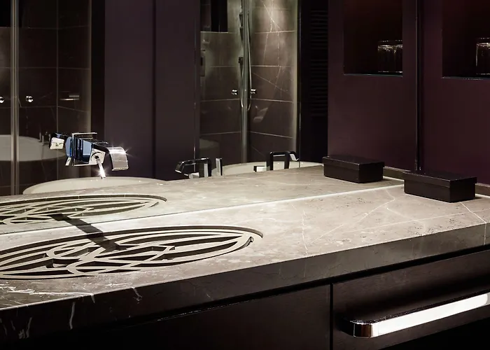 Roomers Frankfurt Central, Autograph Collection Hotel 5*