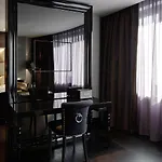 Roomers Frankfurt Central, Autograph Collection 5*