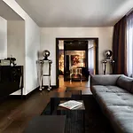 Roomers Frankfurt Central, Autograph Collection Ξενοδοχείο
