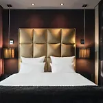 Roomers Frankfurt Central, Autograph Collection