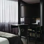 Roomers Frankfurt Central, Autograph Collection