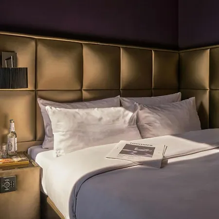 Roomers Frankfurt Central, Autograph Collection 5*