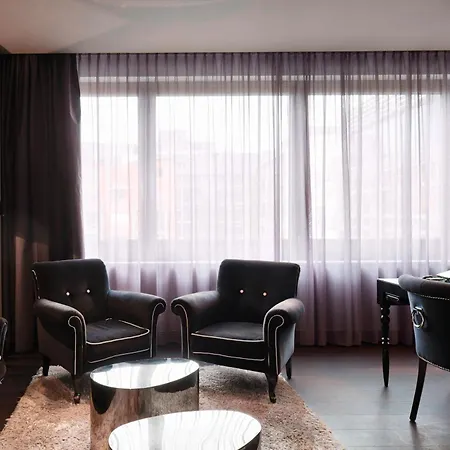 Hotel Roomers Frankfurt, Autograph Collection