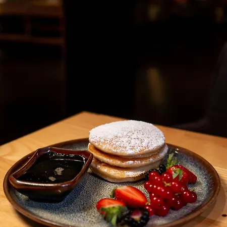 Roomers Frankfurt Central, Autograph Collection Ξενοδοχείο 5*