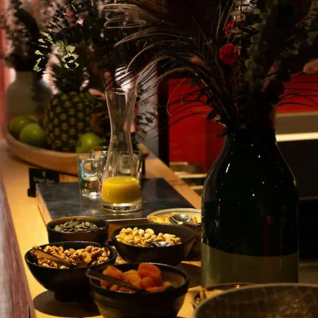 Roomers Frankfurt Central, Autograph Collection 5*