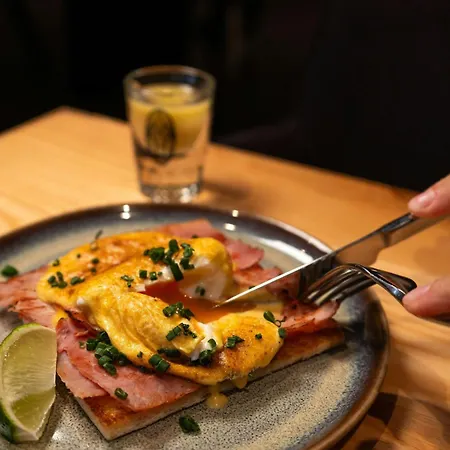 Roomers Frankfurt Central, Autograph Collection