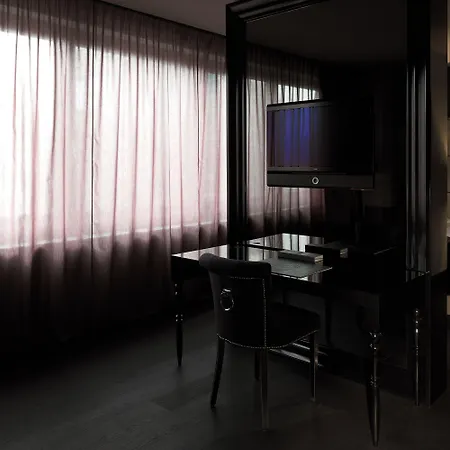 Roomers Frankfurt Central, Autograph Collection 5*