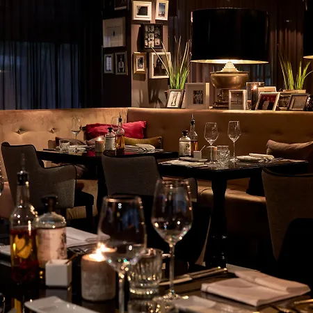 Roomers Frankfurt Central, Autograph Collection