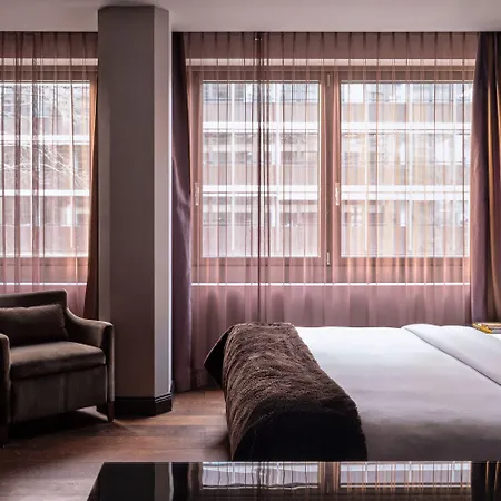 Hotel Roomers Frankfurt Central, Autograph Collection