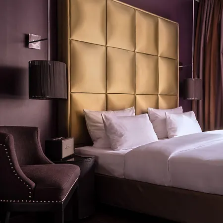 Roomers Frankfurt Central, Autograph Collection Ξενοδοχείο 5*