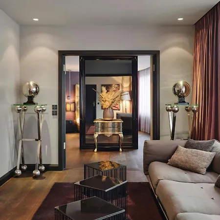 Roomers Frankfurt Central, Autograph Collection Hotel