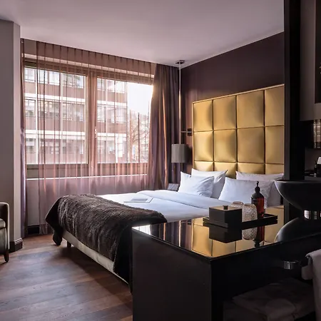 Roomers Frankfurt Central, Autograph Collection Hotel 5*