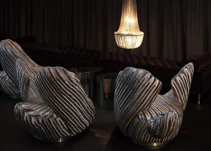 Roomers Frankfurt Central, Autograph Collection 5*