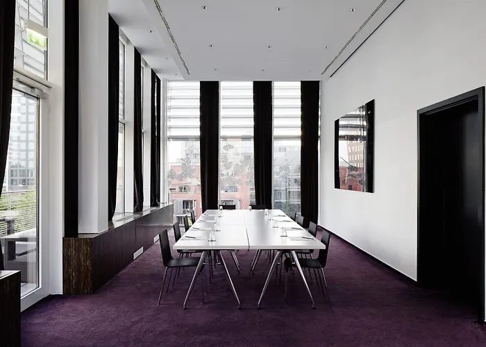 Hotel Roomers Frankfurt Central, Autograph Collection Francoforte sul Meno