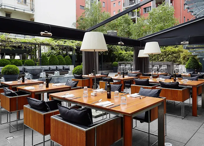 Hotel Roomers Frankfurt Central, Autograph Collection