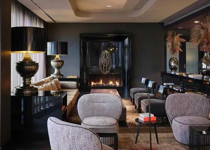 Hotel Roomers Frankfurt Central, Autograph Collection