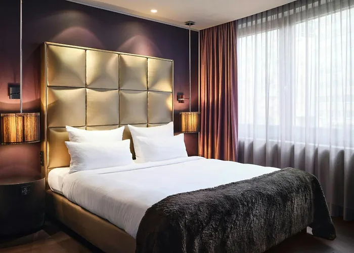 Roomers Frankfurt Central, Autograph Collection 酒店 5*