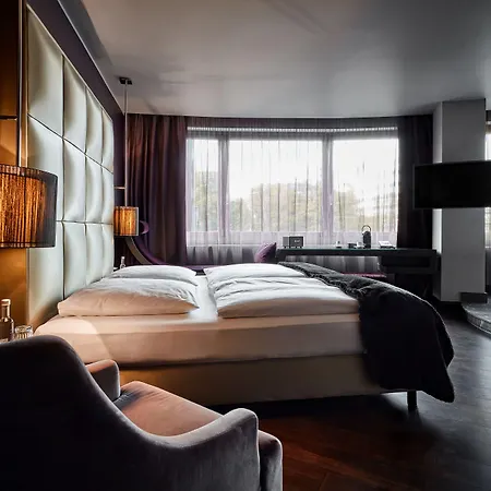 Roomers Frankfurt Central, Autograph Collection ホテル 5*