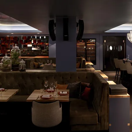 ホテル Roomers Frankfurt Central, Autograph Collection フランクフルト