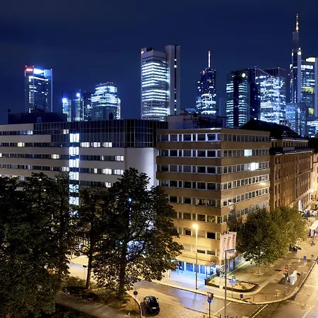 Roomers Frankfurt Central, Autograph Collection フランクフルト