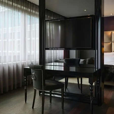 Roomers Frankfurt Central, Autograph Collection ホテル フランクフルト