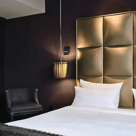 Roomers Frankfurt Central, Autograph Collection ホテル