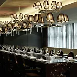 Roomers Frankfurt Central, Autograph Collection Hotell 5*