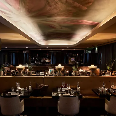 Hotel Roomers Frankfurt Central, Autograph Collection