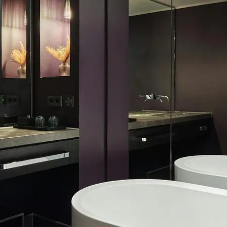 Roomers Frankfurt Central, Autograph Collection 5*