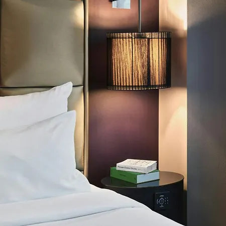 Roomers Frankfurt Central, Autograph Collection Frankfurt nad Mohanem