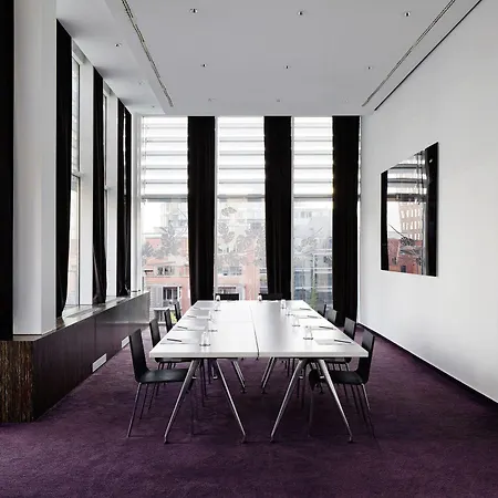 Roomers Frankfurt Central, Autograph Collection פרנקפורט