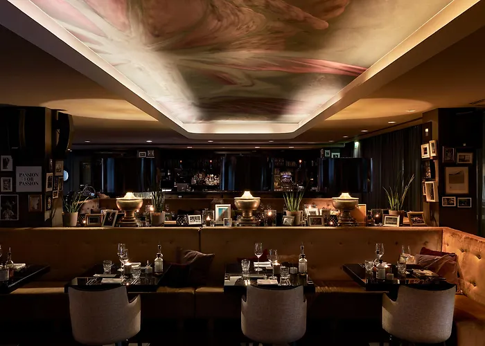 Hotel Roomers Frankfurt Central, Autograph Collection