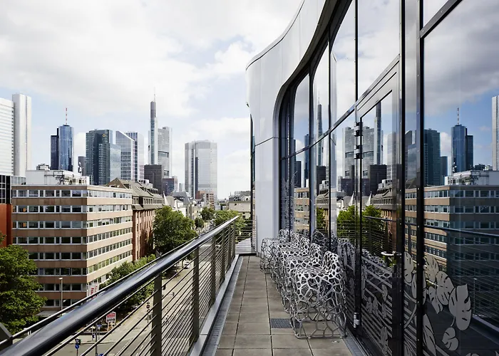 Roomers Frankfurt Central, Autograph Collection 5*