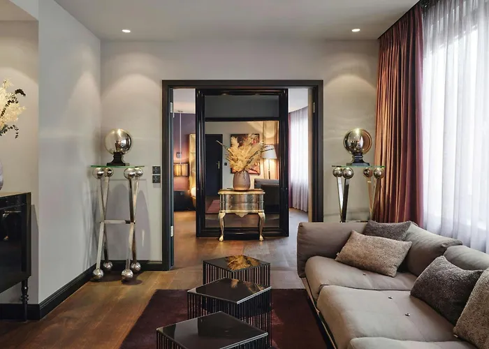 Roomers Frankfurt Central, Autograph Collection Hotel