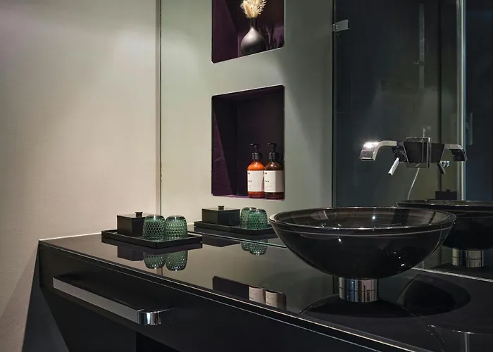 Hotel Roomers Frankfurt Central, Autograph Collection 5*