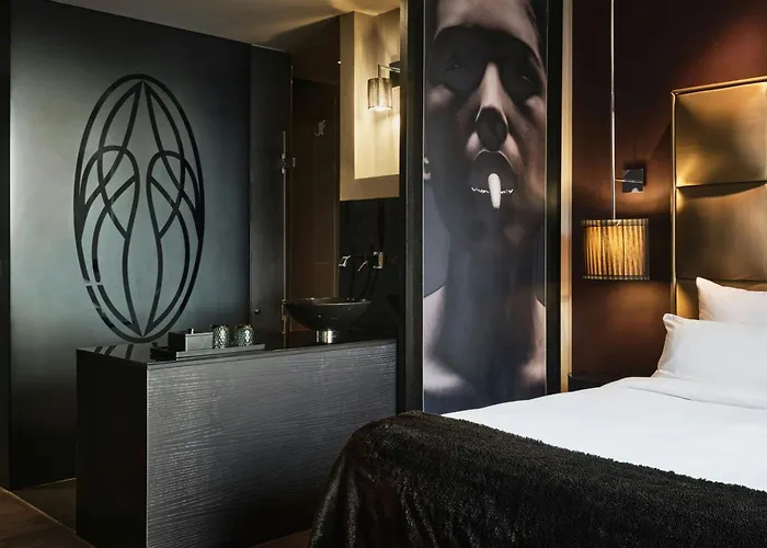 Roomers Frankfurt Central, Autograph Collection 5*