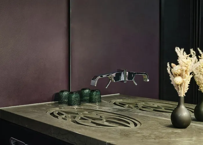 Roomers Frankfurt Central, Autograph Collection Hotel 5*